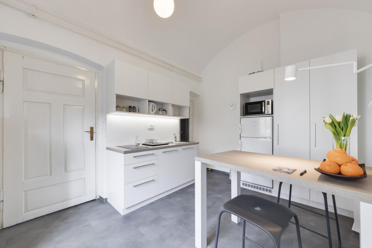 City Center Apartment With Parking 卢布尔雅那 外观 照片